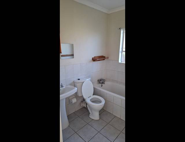 2 bed property to rent in HONEYDEW RIDGE